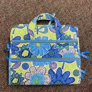 Vera Bradley tri fold hanging travel organizer